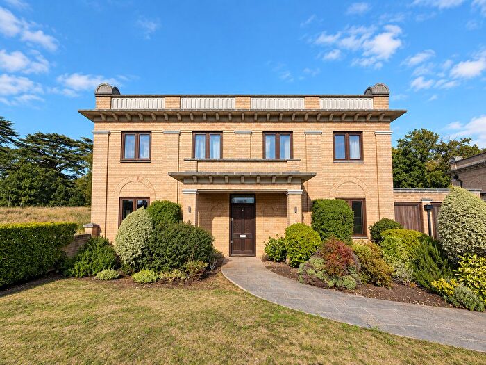 5 Bedroom Detached House To Rent In Duchess Crescent, Stanmore, HA7
