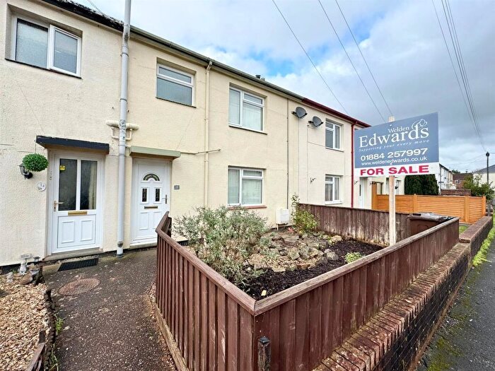 3 Bedroom Property For Sale In Kings Crescent, Tiverton, EX16