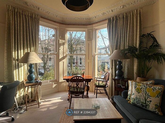 2 Bedroom Flat To Rent In Hanbury Road, Bristol, BS8