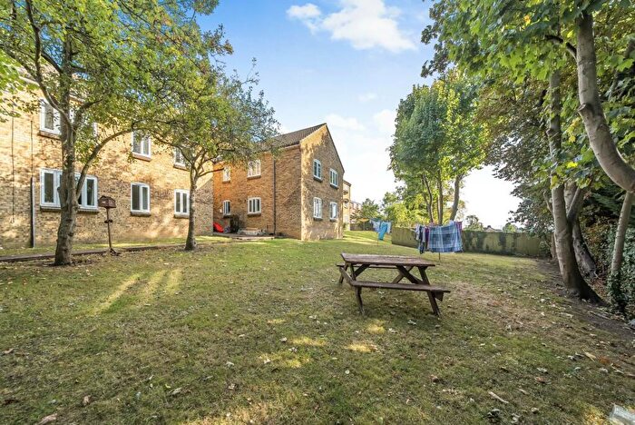 1 Bedroom Flat To Rent In Dromney Gardens, Harrow Weald, Harrow, HA3