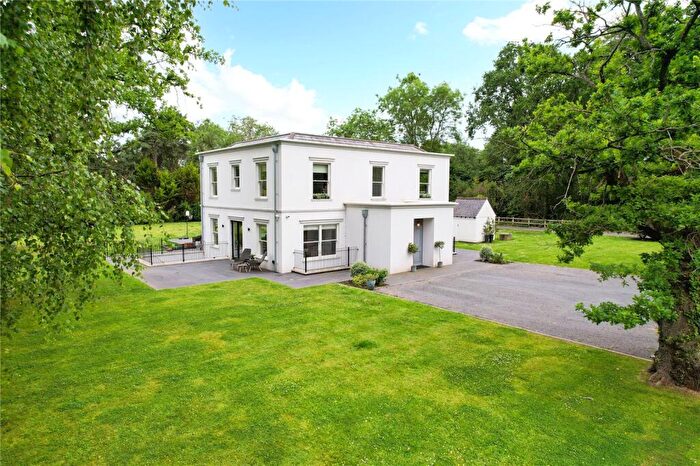 5 Bedroom Detached House To Rent In Burhill, Walton-on-Thames, Surrey, KT12