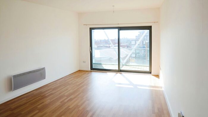 1 Bedroom Flat To Rent In Providence Place, Maidenhead, SL6