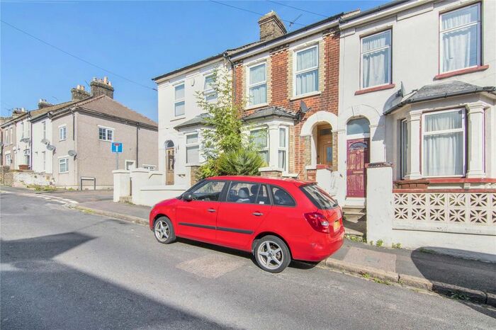 3 Bedroom Terraced House To Rent In Brompton Lane, Rochester, Kent, ME2