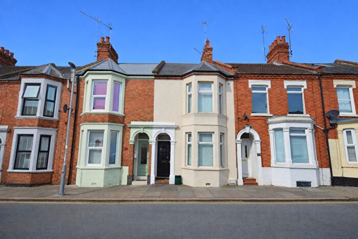 3 Bedroom Terraced House To Rent In Whitworth Road, Abington, NN1