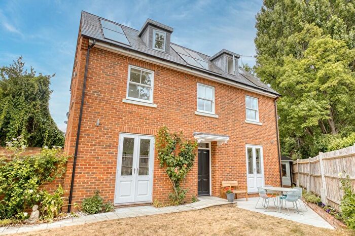 4 Bedroom Detached House For Sale In Beaufort Road, Kingston Upon Thames, KT1