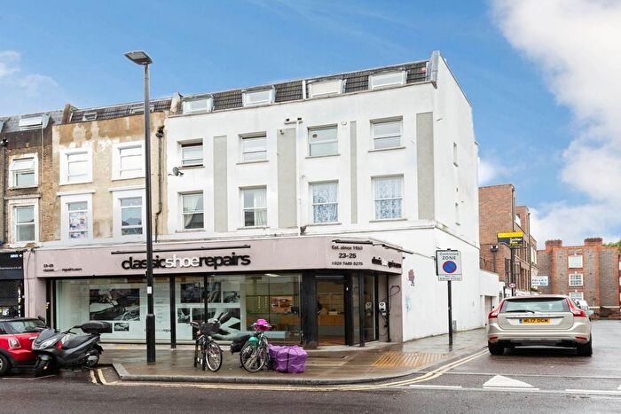 Studio To Rent In Brecknock Road, London, N7