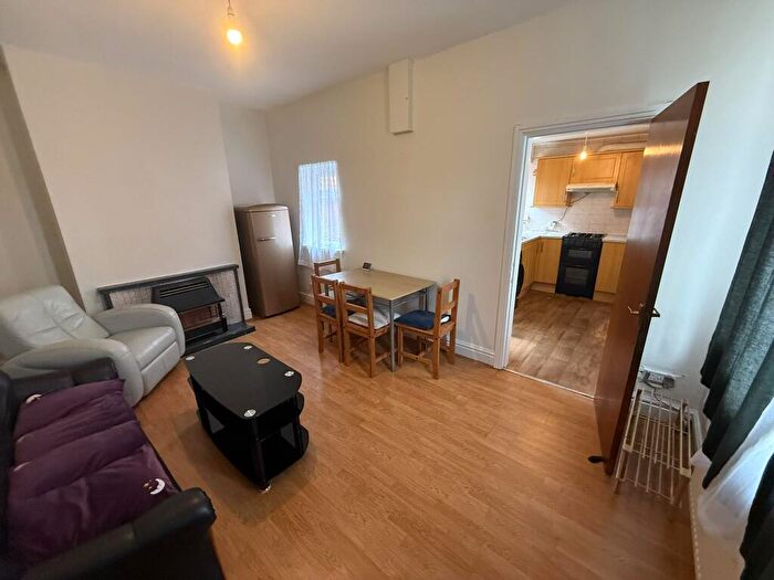 3 Bedroom End Of Terrace House To Rent In Hartington Road, Preston, PR1