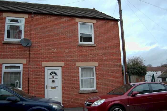 2 Bedroom Semi-Detached House To Rent In George Street, Grantham, Grantham NG31