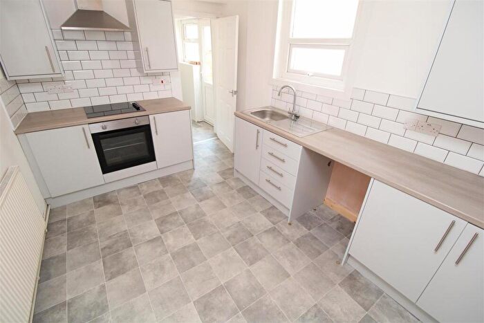 1 Bedroom Flat To Rent In One Bed Flat, Gladstone Street, Abertillery, NP13