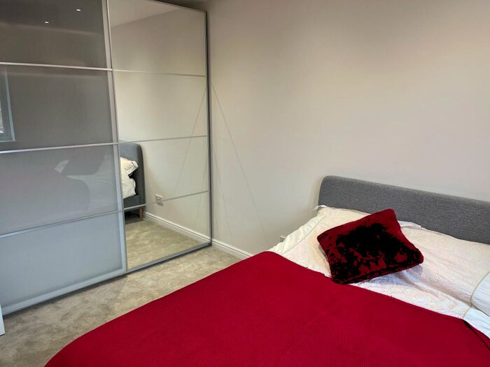 1 Bedroom Flat To Rent In Woodgate Drive, London, SW16