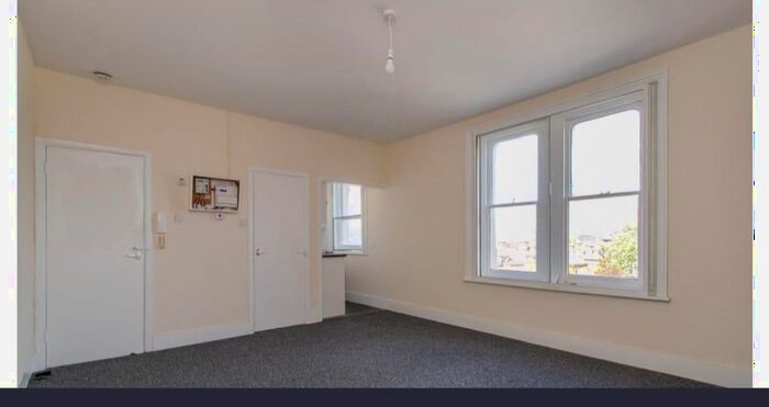 Studio To Rent In Trinity Road, London, SW17