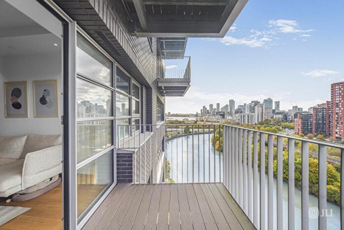 2 Bedroom Flat For Sale In London City Island London, E14