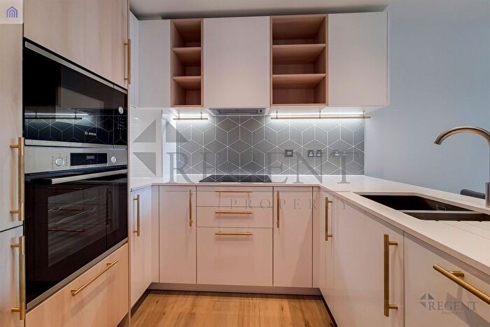 1 Bedroom Flat For Sale In Blenheim Mansions, Mary Neuner Road, N8