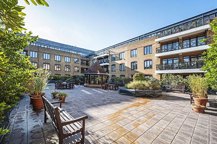 2 Bedroom Flat For Sale In Hermitage Court, London, Wapping, London, E1W
