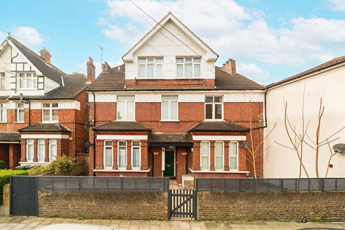 2 Bedroom Flat For Sale In Westwell Road, Streatham, SW16