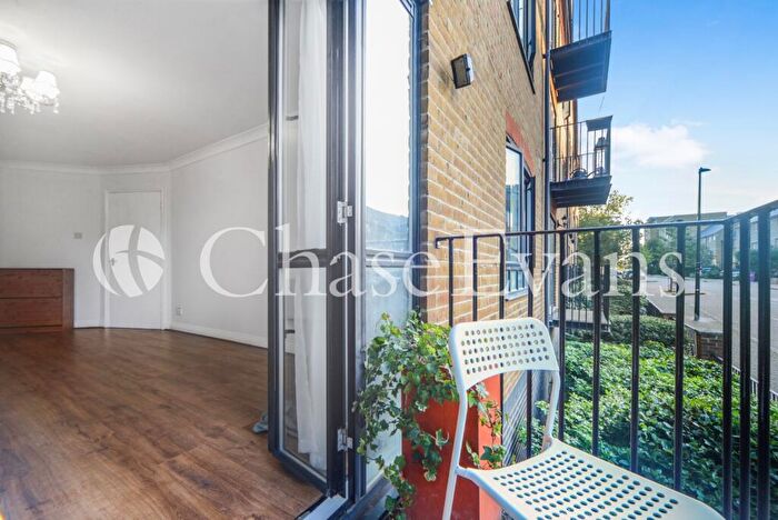 1 Bedroom Flat For Sale In Burrells Wharf, Canary Wharf, London, E14