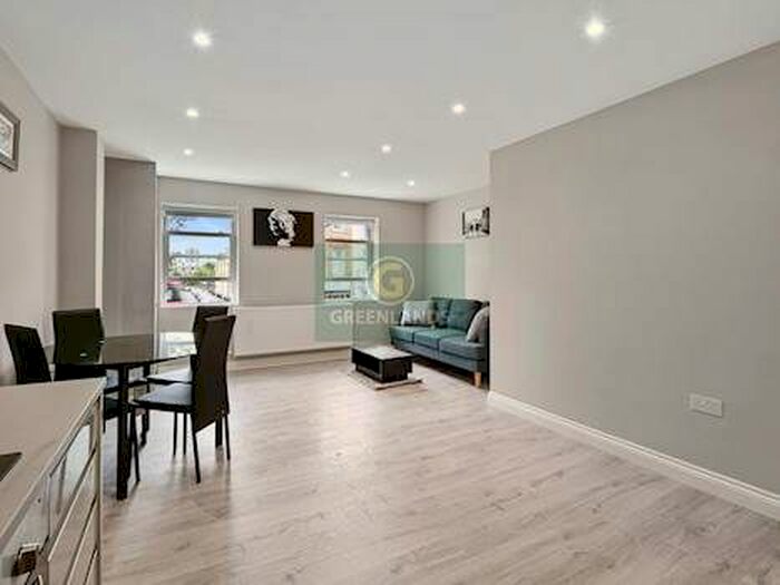 2 Bedroom Flat To Rent In Bethnal Green Road, Bethnal Green, E2