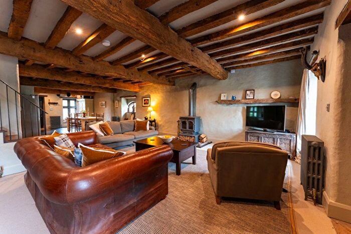 4 Bedroom Detached House For Sale In Brecon, LD3