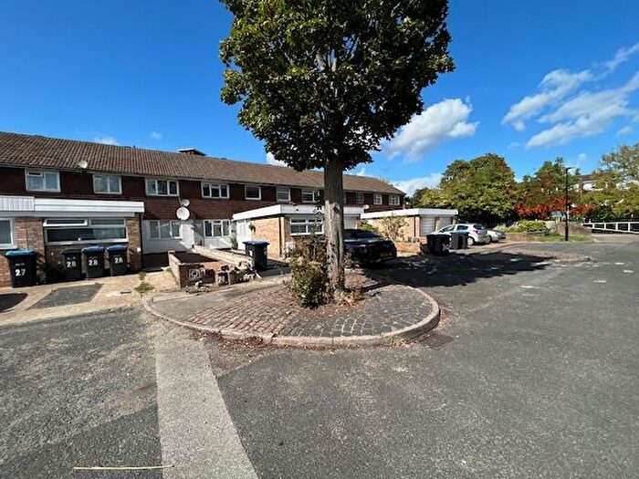 3 Bedroom House To Rent In Wyldfield Gardens, Edmonton, N9