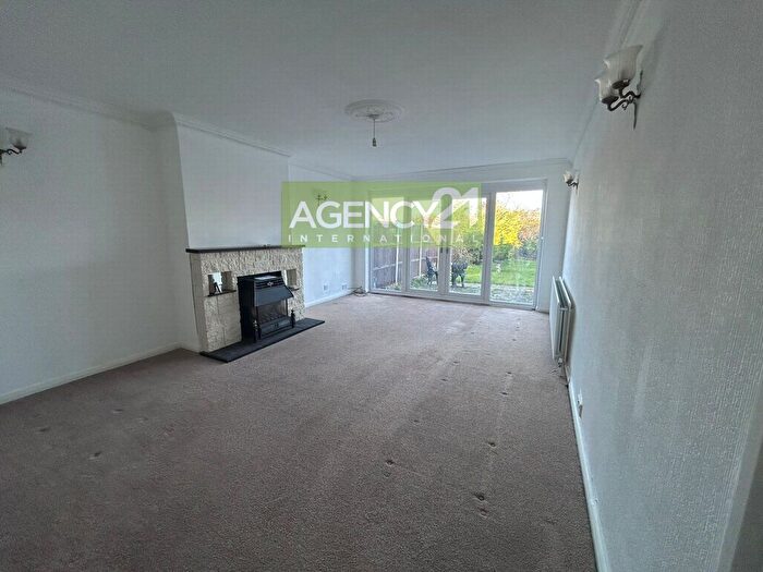 2 Bedroom Bungalow To Rent In Greville Smith Avenue, Whitnash, CV31
