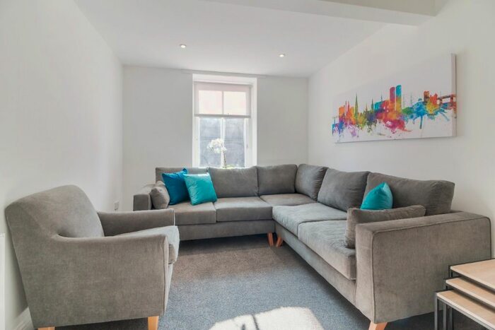 2 Bedroom Flat To Rent In Castle Street, City Centre, Dundee, DD1