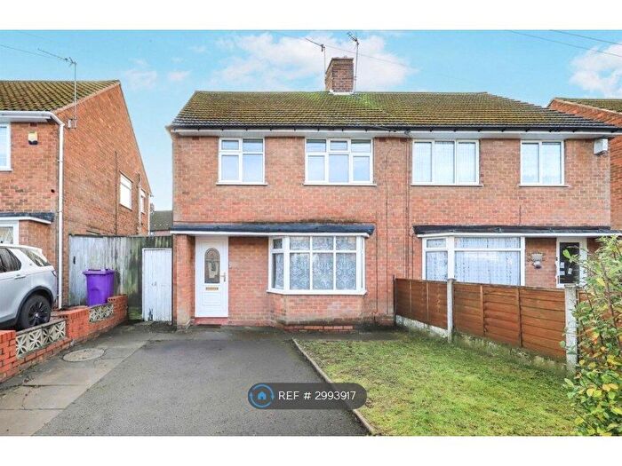 3 Bedroom Semi-Detached House To Rent In Hilton Road, Lanesfield, Wolverhampton, WV4