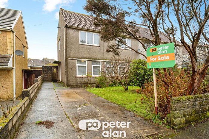 3 Bedroom Semi-Detached House For Sale In Heol Gwyrosydd, Penlan, Swansea, SA5