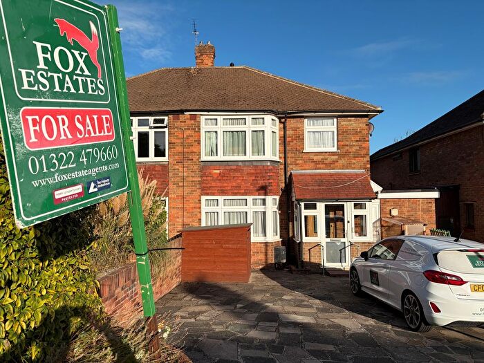 3 Bedroom Semi-Detached House For Sale In Rye Close, Bexley, DA5