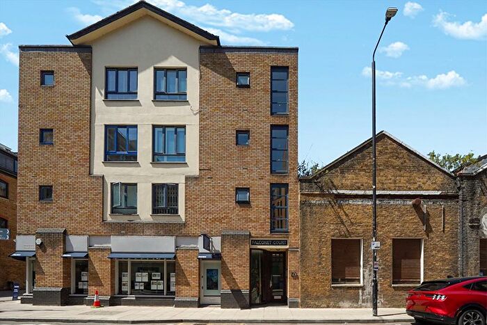 2 Bedroom Flat For Sale In Wapping High Street, Wapping, E1W