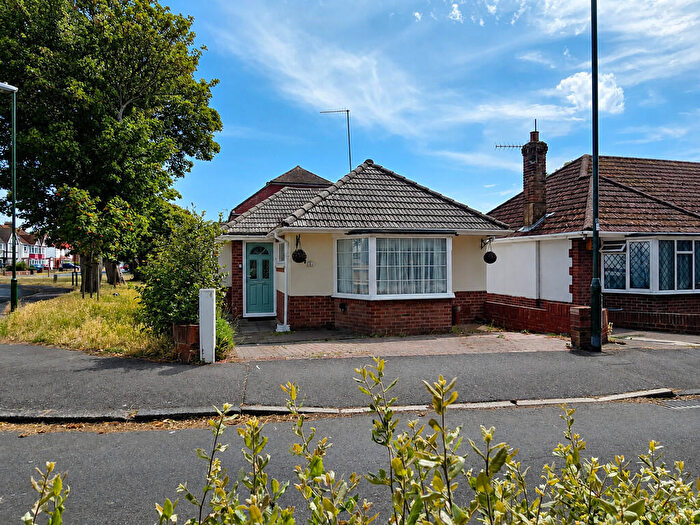 2 Bedroom Detached Bungalow For Sale In Roman Way, Southwick, BN42