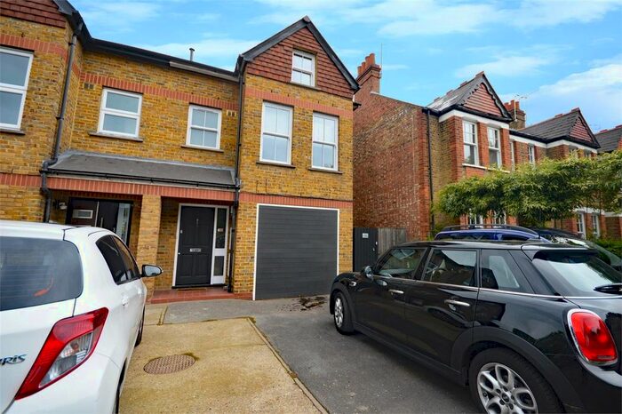 4 Bedroom Semi-Detached House To Rent In Darell Road, Kew, Richmond, TW9
