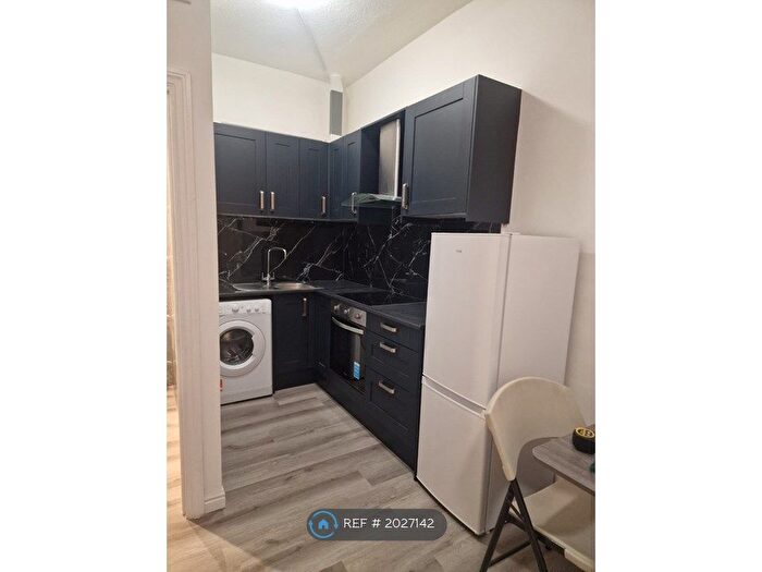 Studio To Rent In Walthamstow, London, E17