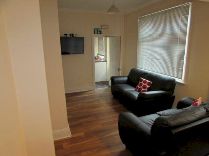 6 Bedroom Terraced House For Sale In Walsgrave Road, Coventry, CV2