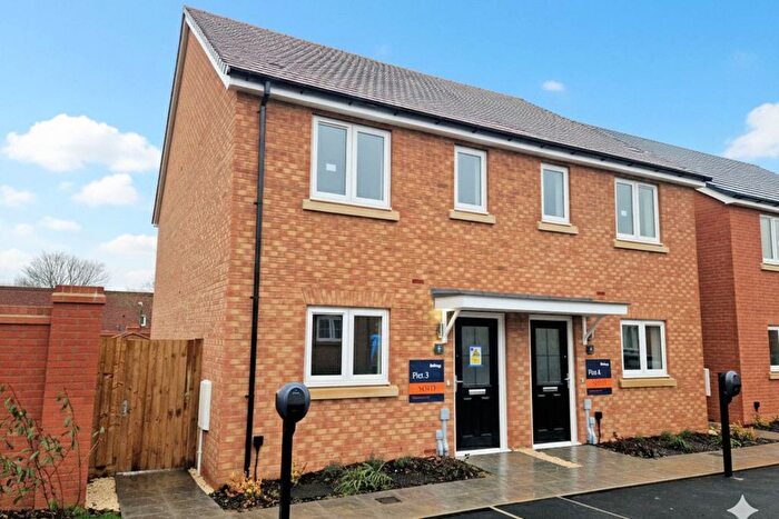 3 Bedroom Property For Sale In Buttercup Close, Milton Keynes, MK12