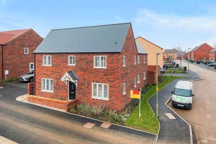 4 Bedroom Detached House To Rent In Caldwell Road, Banbury, OX16