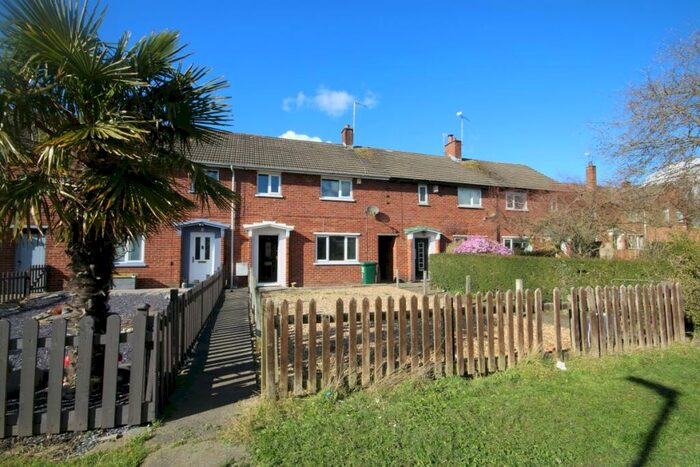 3 Bedroom Semi-Detached House To Rent In Aspen Way, Chester, CH2