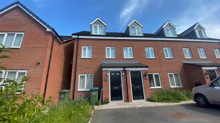 3 Bedroom Town House To Rent In Chelmsford Drive, Coventry, CV6