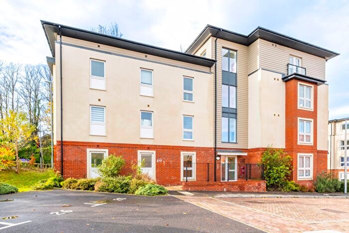 2 Bedroom Flat For Sale In Bailey Place, Crowborough, TN6
