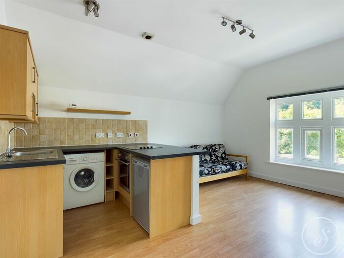 1 Bedroom Flat To Rent In Potternewton Lane, Chapel Allerton, Leeds, LS7