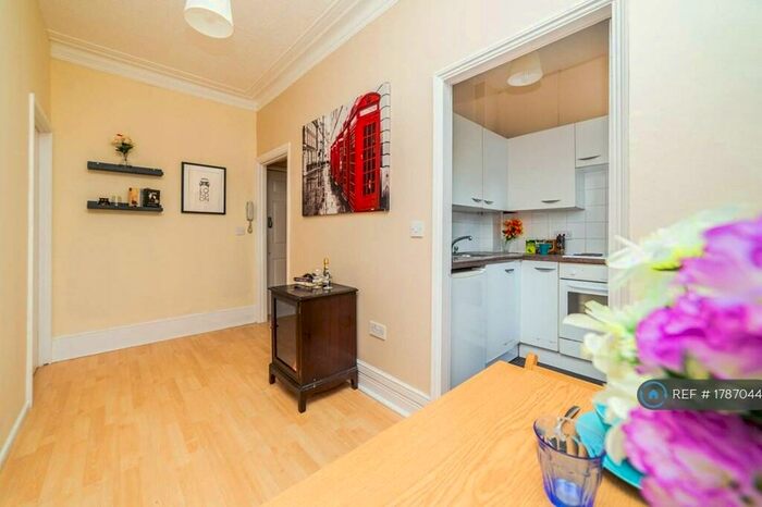 1 Bedroom Flat To Rent In Stanley Gardens, London, NW2