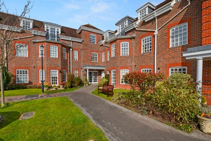 2 Bedroom Retirement Property For Sale In Farmery Court, Castle Village, Benningfield Gardens, Berkhamsted, Hertfordshire, HP4