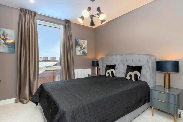 2 Bedroom Flat To Rent In The Regent, Shadwell Street, B4