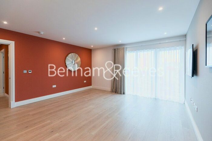 2 Bedroom Flat To Rent In Filmworks Walk, Ealing, W5