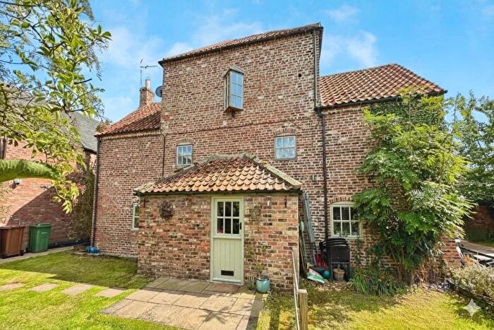 3 Bedroom Detached House For Sale In The Dovecote, Selby, Yorkshire, YO8