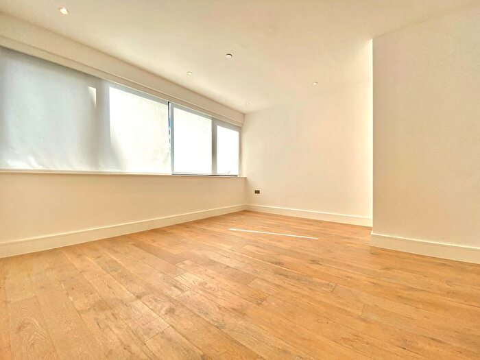 2 Bedroom Flat To Rent In Romney Place, Maidstone, ME15