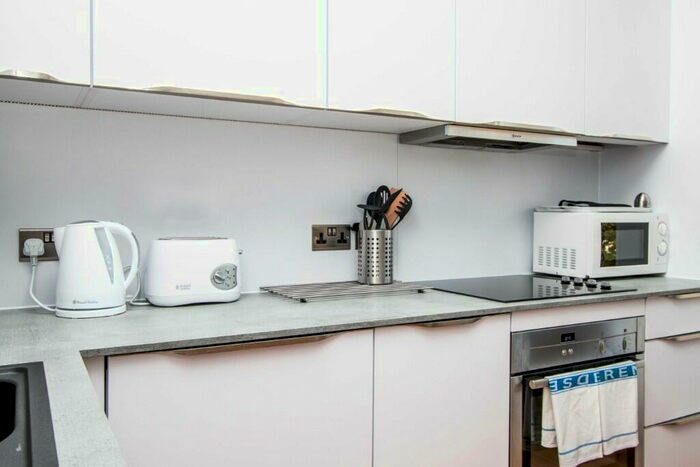 2 Bedroom Serviced Apartments To Rent In Beaufort Road, Bristol, BS8