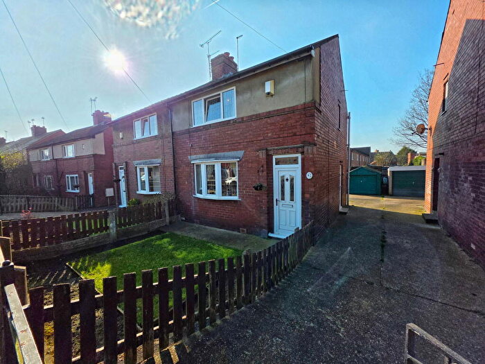 3 Bedroom Semi Detached House For Sale In Friars Road, Barnsley, S71