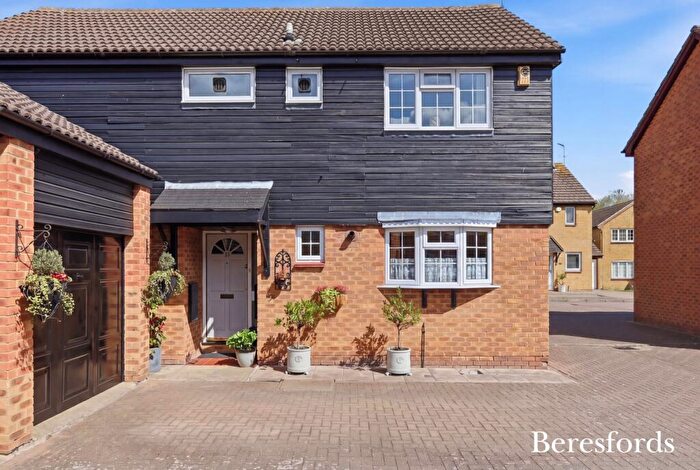 4 Bedroom Detached House For Sale In Greding Walk, Hutton, CM13