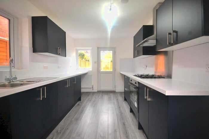 3 Bedroom Property To Rent In Beresford Road, Reading, RG30