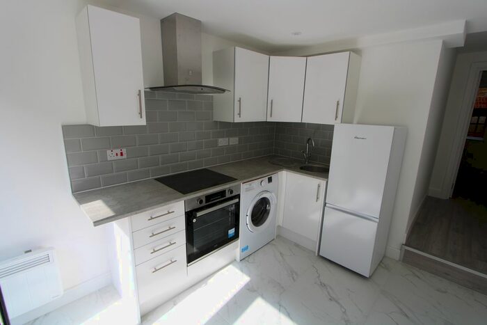 1 Bedroom Flat To Rent In Windsor Road, Slough, SL1